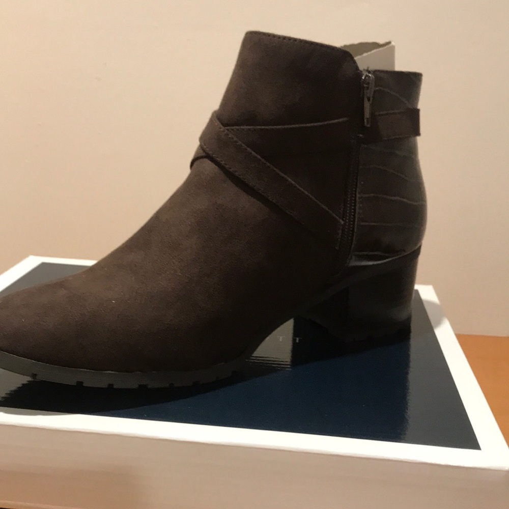 Francess Booties - Picture 8 of 9